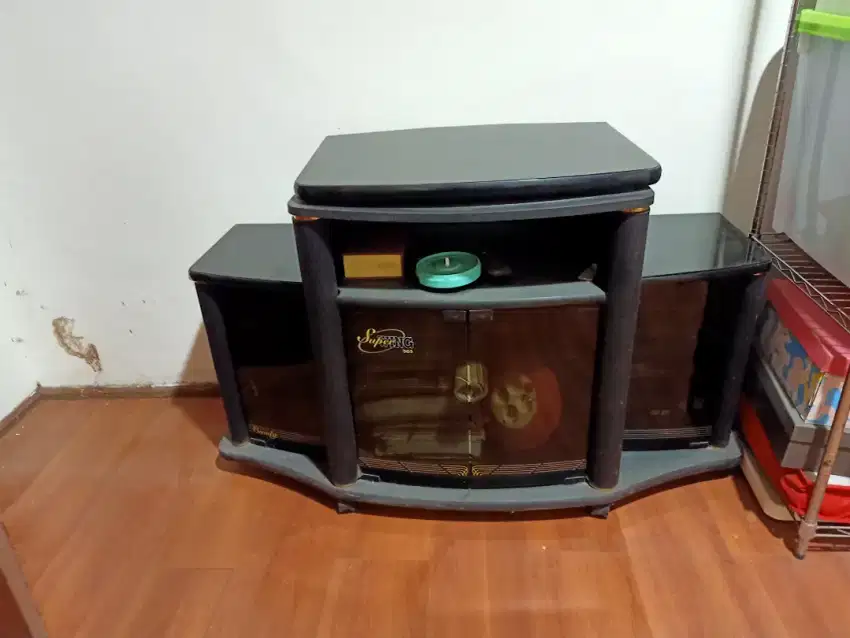 Meja TV Hitam Elegan