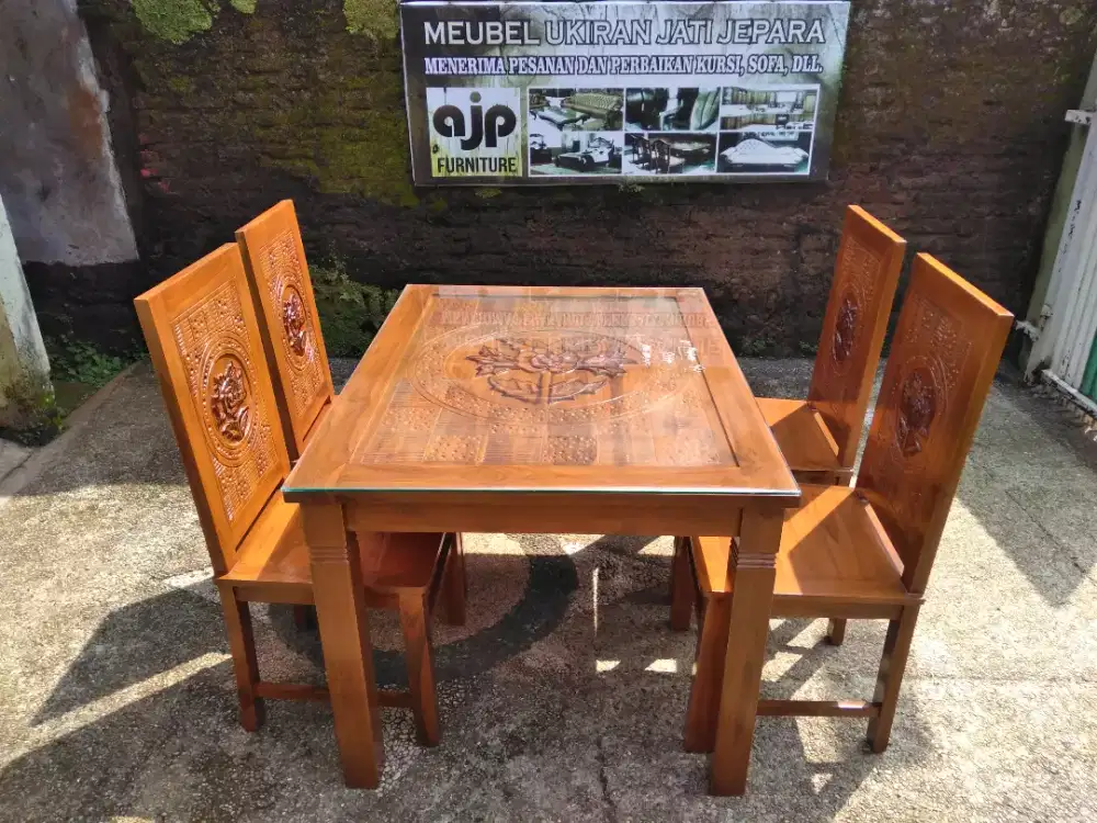 Meja makan minimalis garis