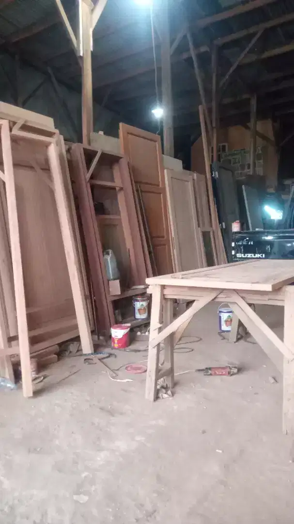 Kusen pintu kayu solid