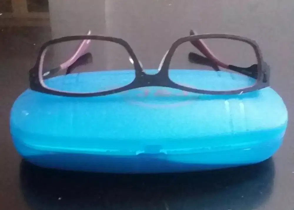 Bingkai kacamata baca