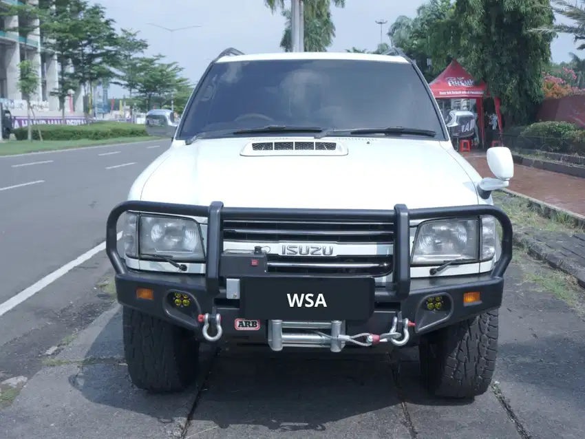 Special Edition Isuzu Trooper 4x4 Metic Turbo Sunroof 2000