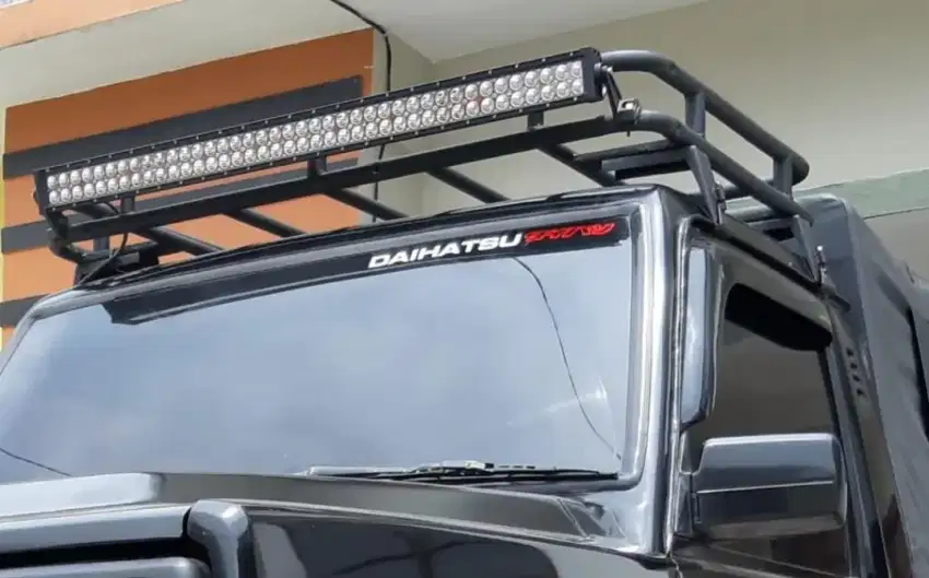 Roof Rack & Lampu LED Bar Mobil