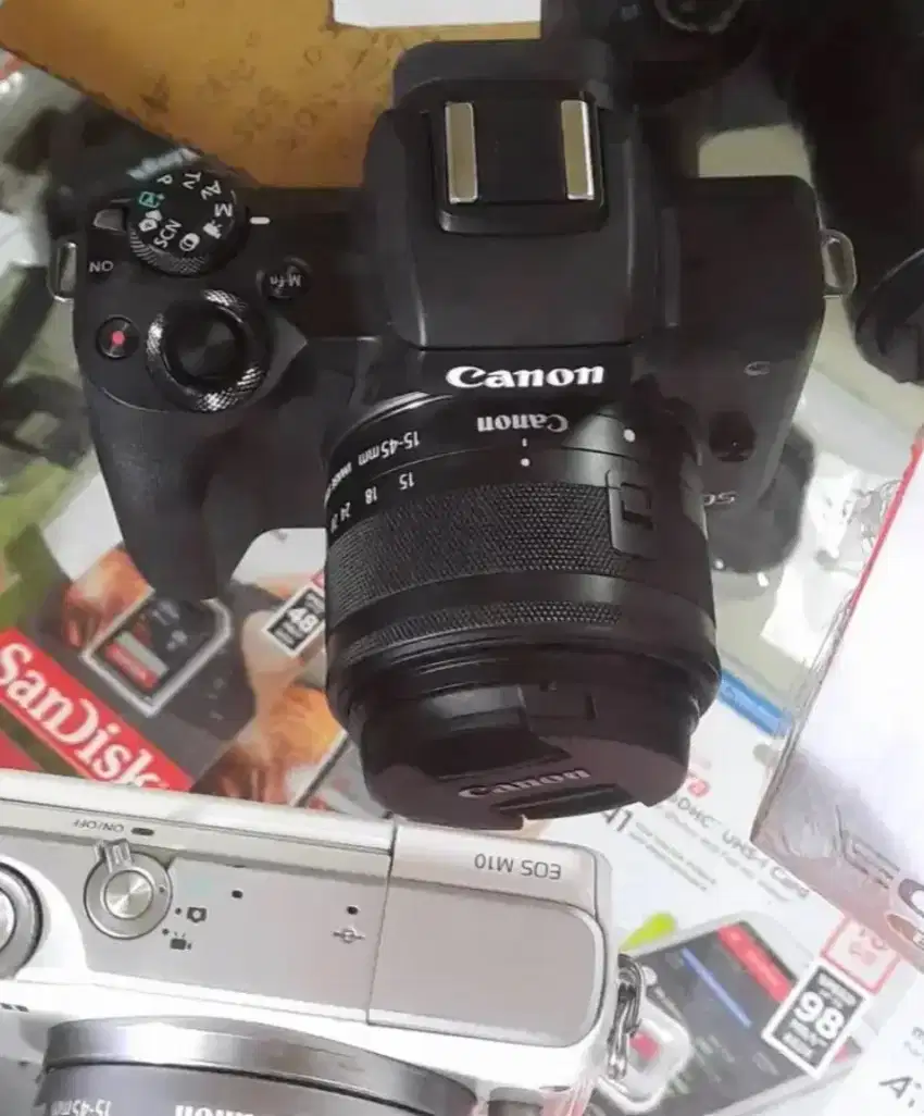 Kamera Canon Eos M50 Mirrorless OLEd 4K