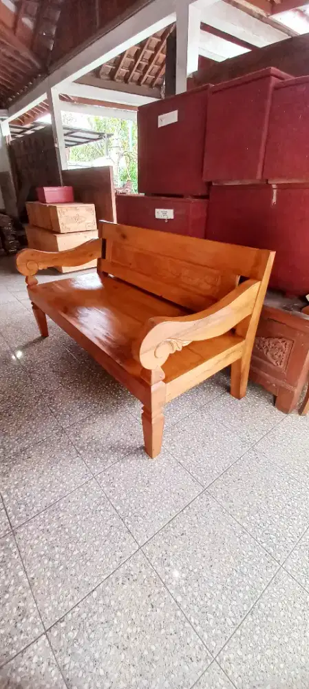 Resban lincak kursi kayu