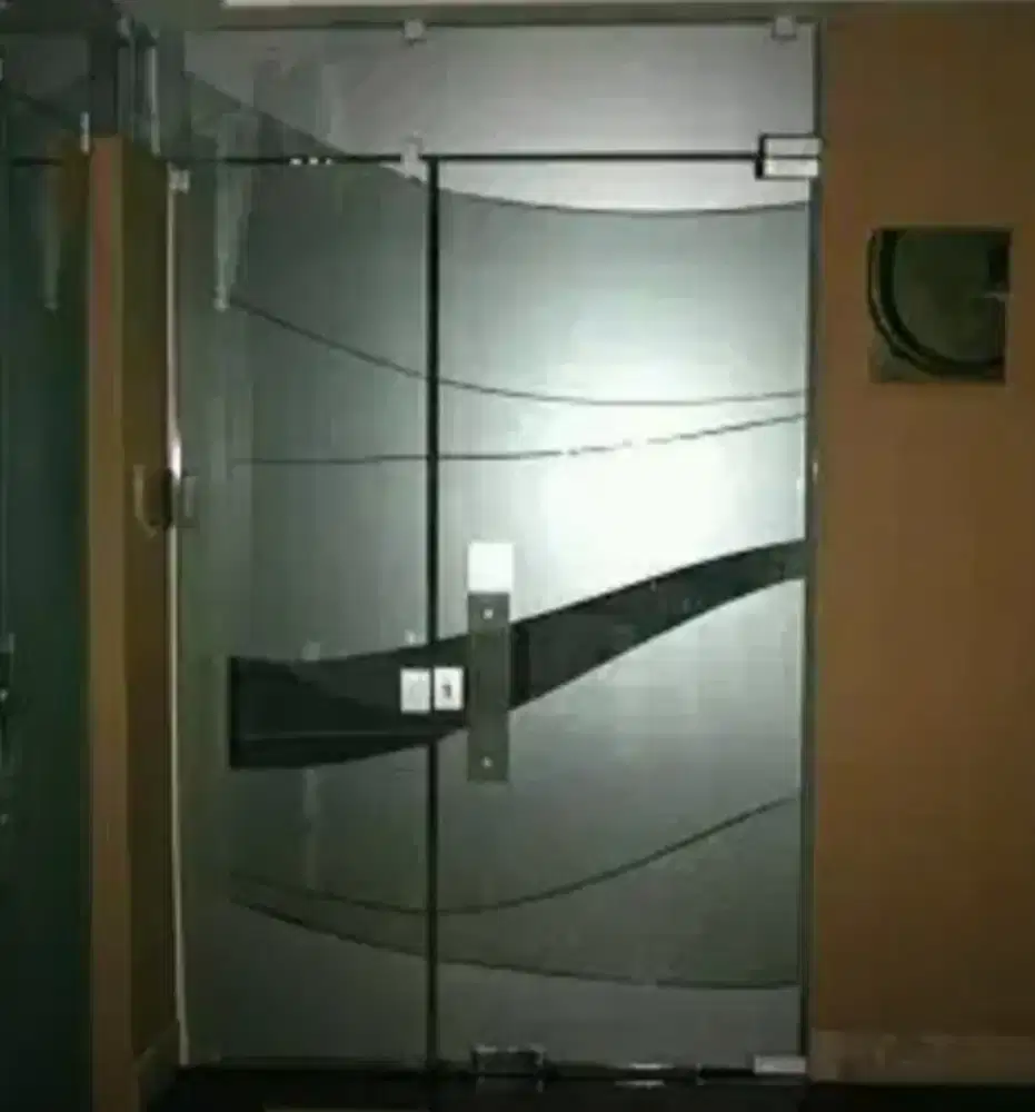 Pasang stiker kaca bisa dari DLM/LUAR ruangan Sanblas&kaca film stiker