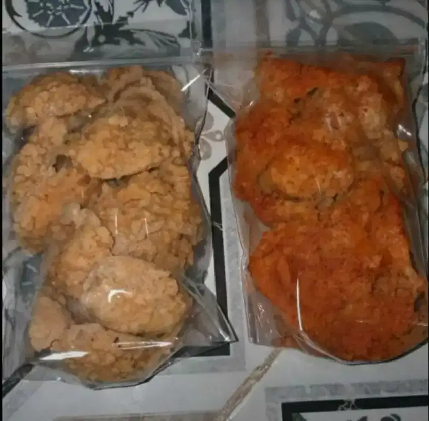 Snack cemilan jajanan keripik tahu 2 rasa enak murah renyah gurih