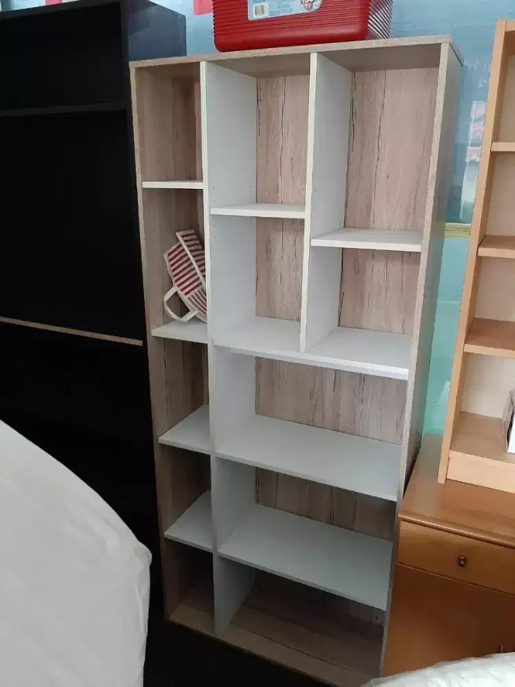 Rak Hias/ Buku / Lemari Serbaguna warna Putih Coklat(80x185x30cm)*9F