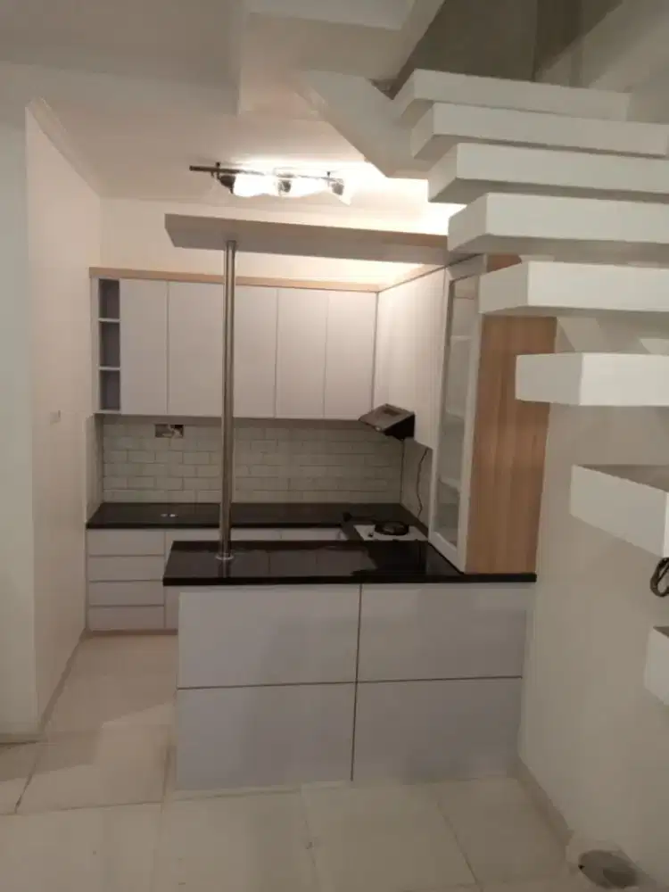 Kitchen set minimalis dan minibar