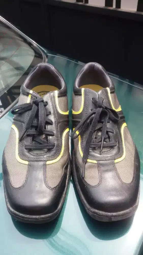 Jual Sepasang Sepatu Pria Rockport WaterProof Original Bagus