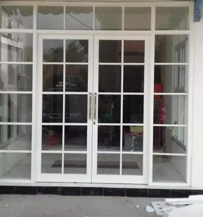 Pintu kaca tempered frameless Jendela kusen alumunium Murah jogja 10