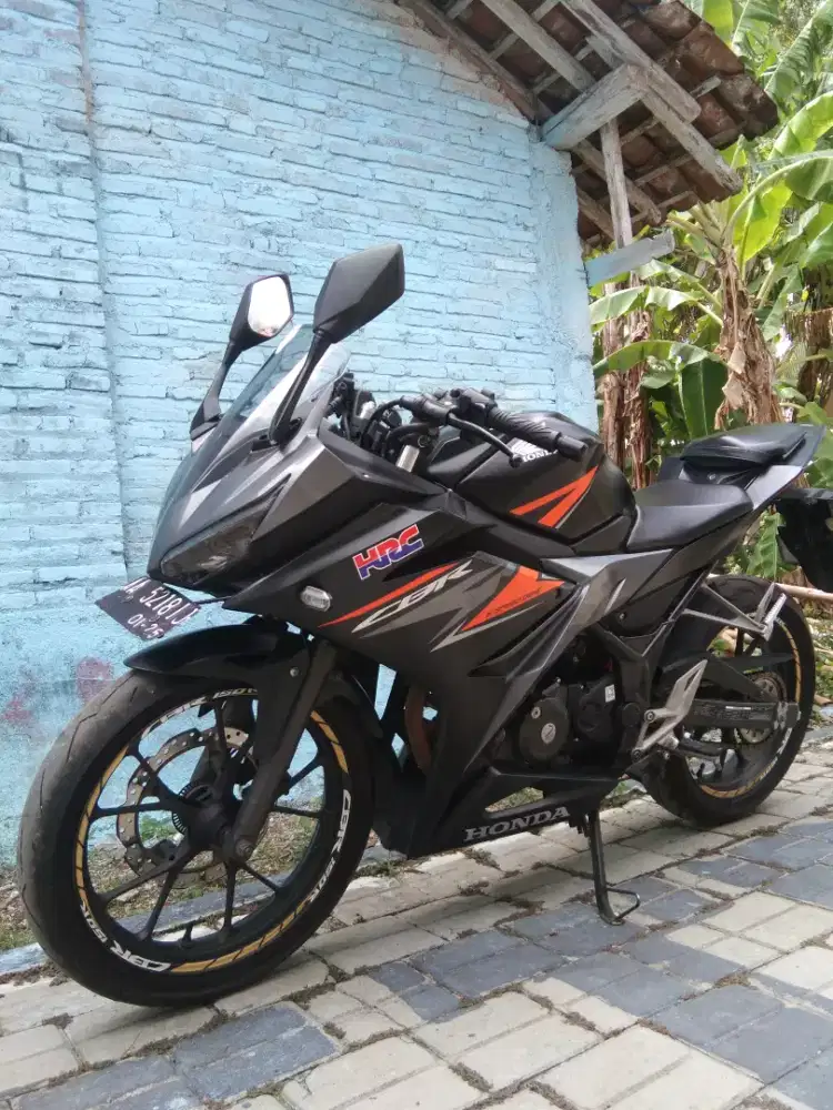 Cbr 150 best sale old olx