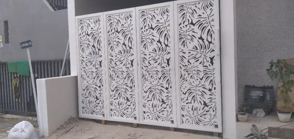 Menjual berbagai motip pintu