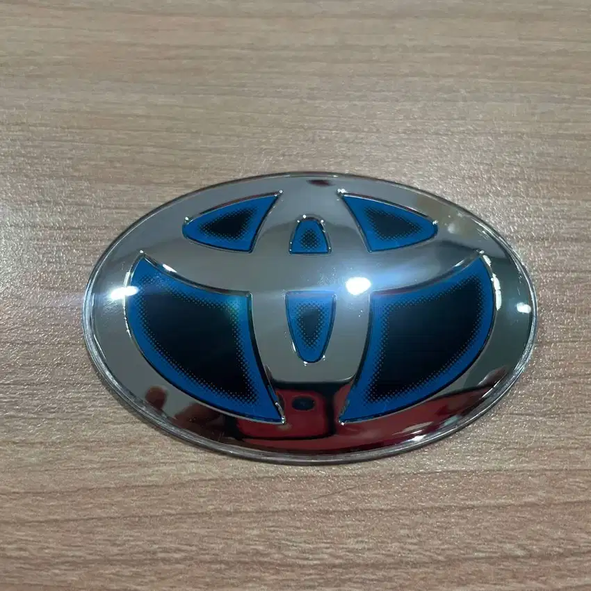 SALE!! emblem logo hybrid stir toyota