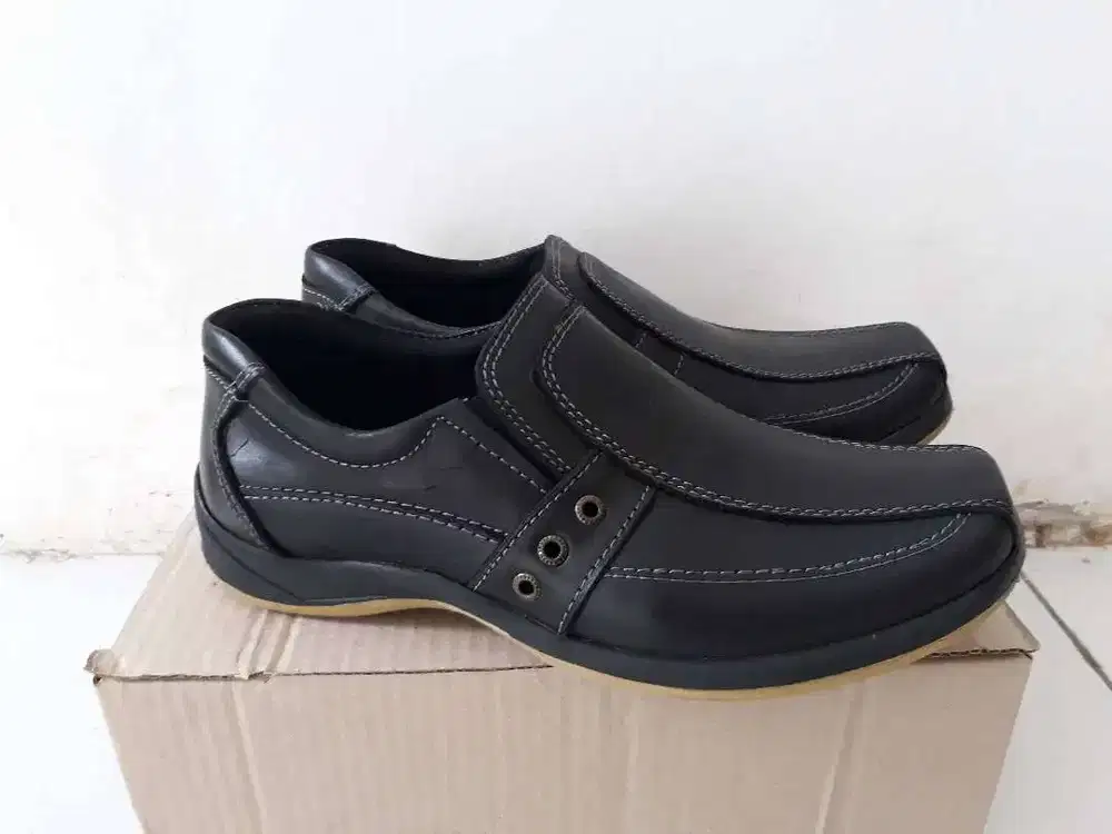Sepatu Pria Casual Kulit Asli Murah Hitam