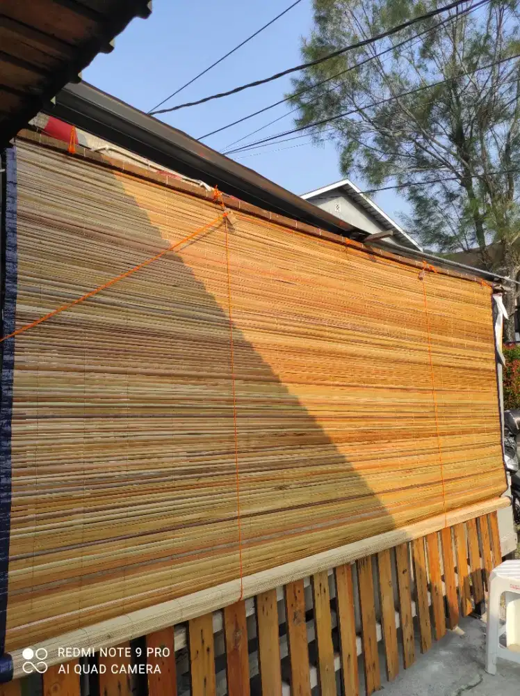 Tirai penahan panas dan hujan