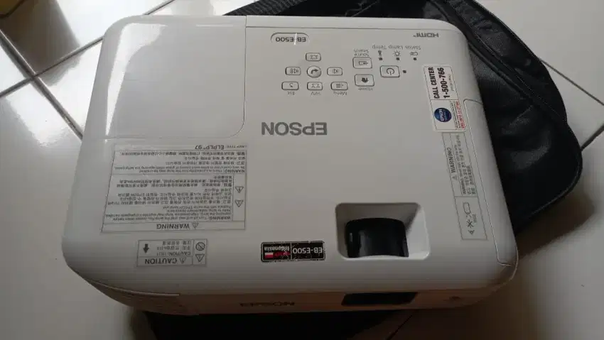 Di beli proyektor Infocus epson benq yang sudah tidak terpakai