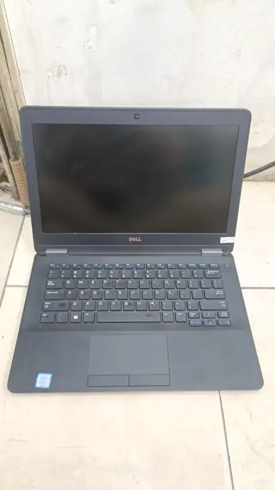Laptop Dell Latitude E7270 i7 - 6600U 8gb/256gb/12,5 Second joss