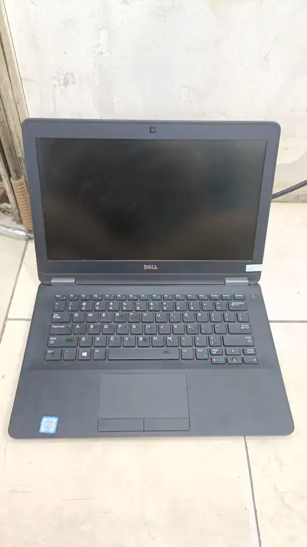 Laptop Dell Latitude E7270 i7 - 6600U 8gb/256gb/12,5 Second joss