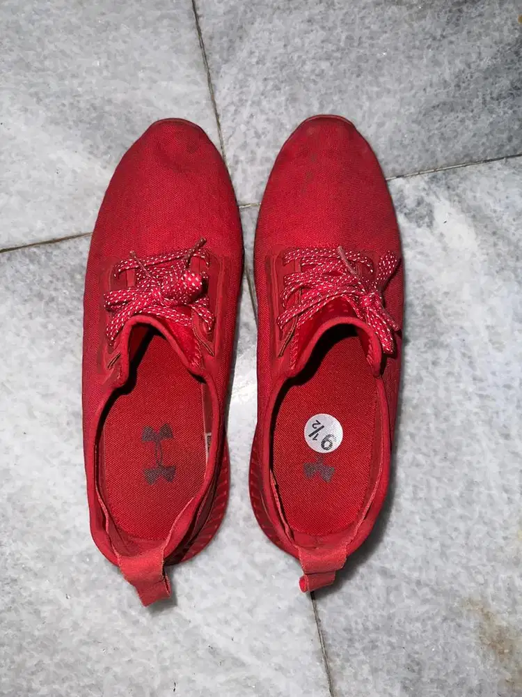 under armour red shoe