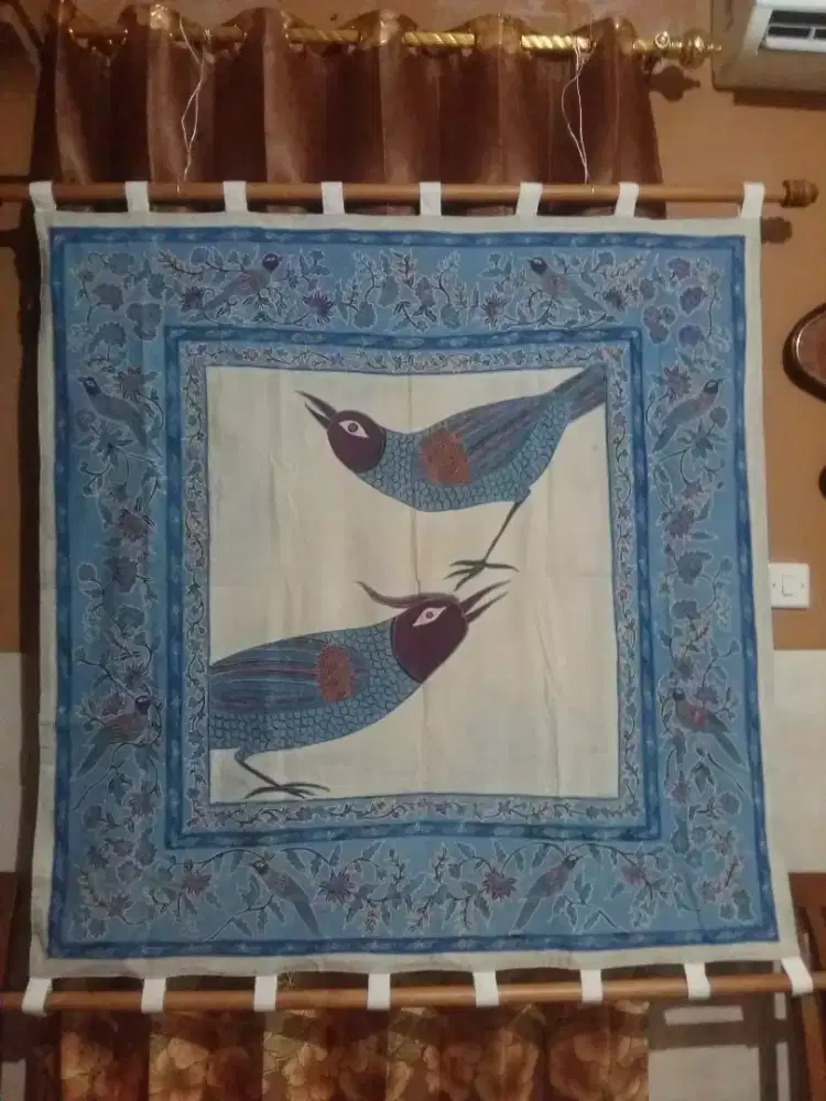 Lukisan  batik   dua burung  . Umur  kurang lebih  40th