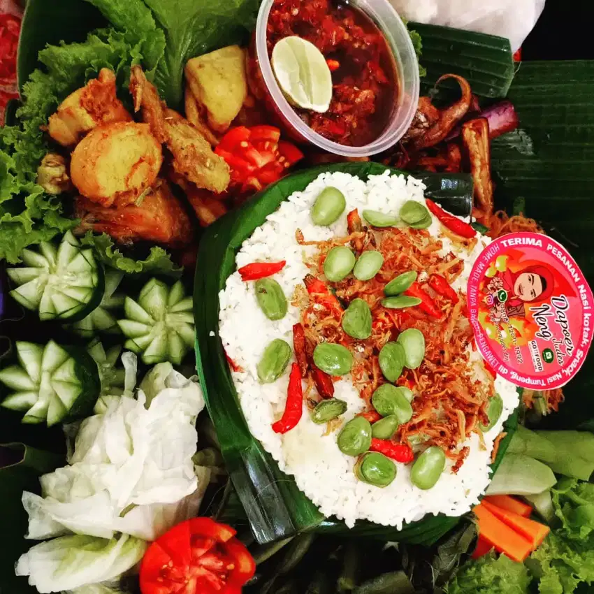 Tumpeng nasi liwet komplit khas cianjur Dnj