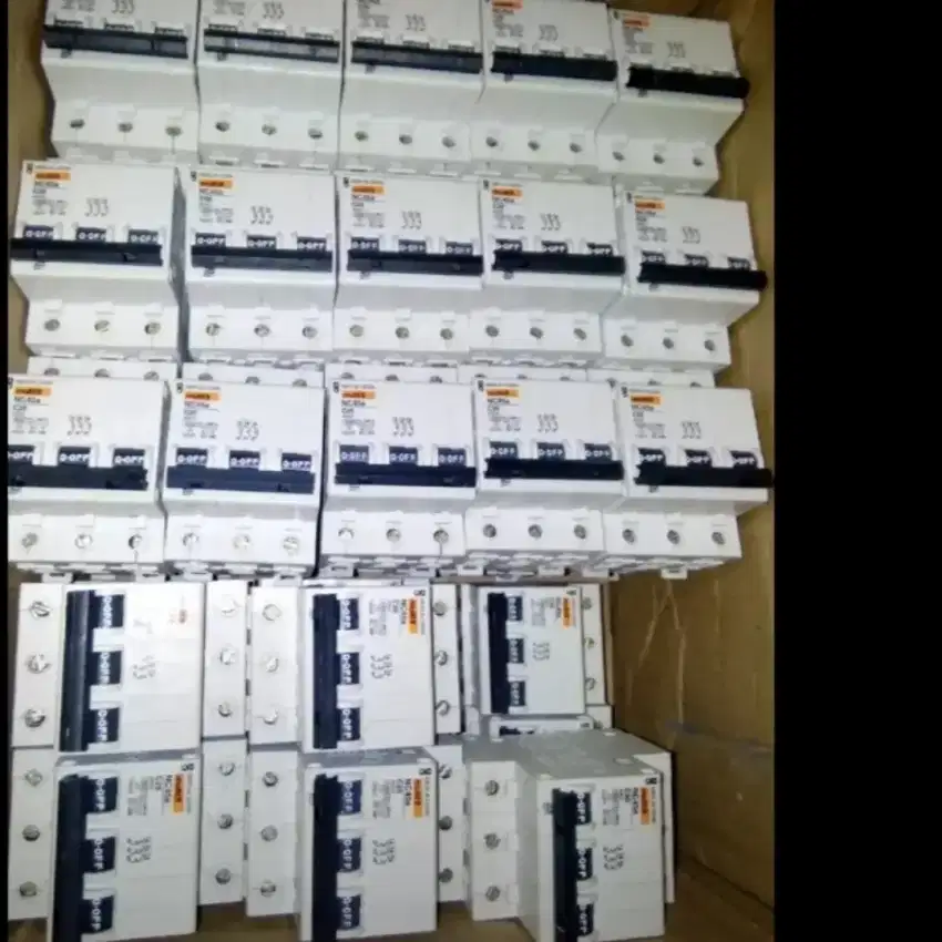 Mcb Merlin Gerin 10A,16A,20A 3P