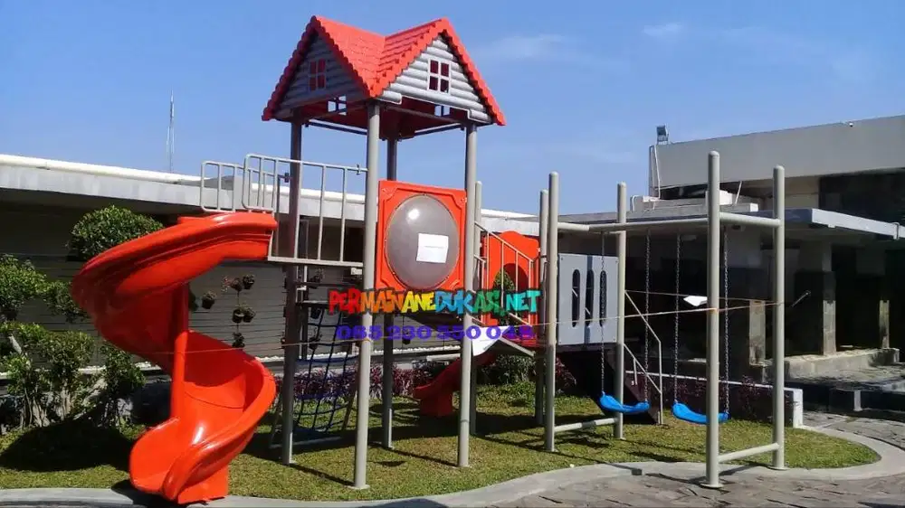 Playground outdoor taman anak Surabaya