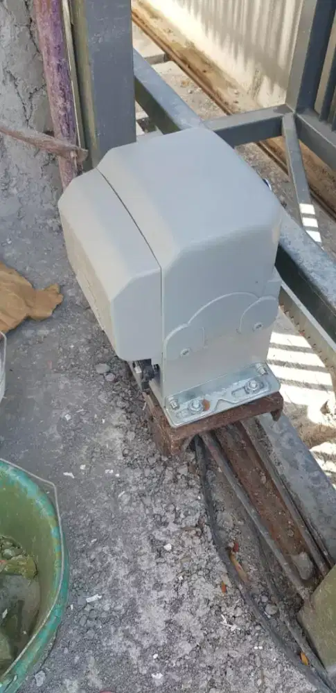 Mesin otomatis pakai remote sliding cinaan