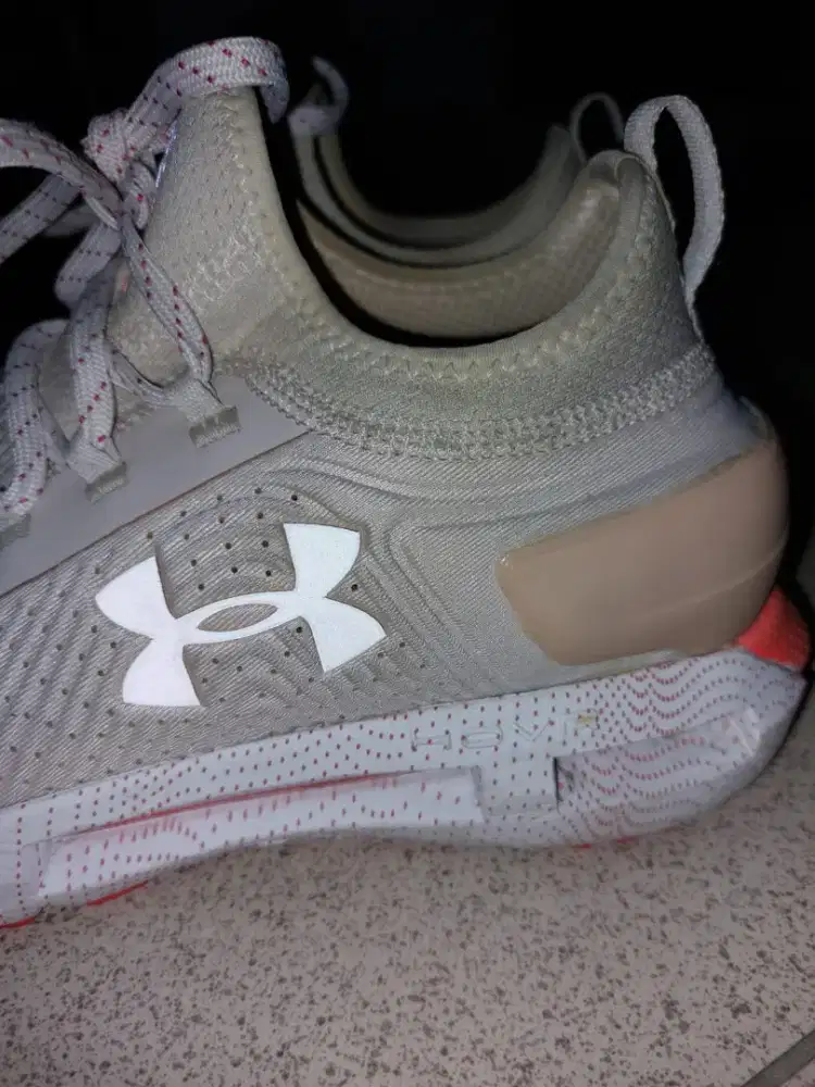 Sepatu casual under armour phantom ori