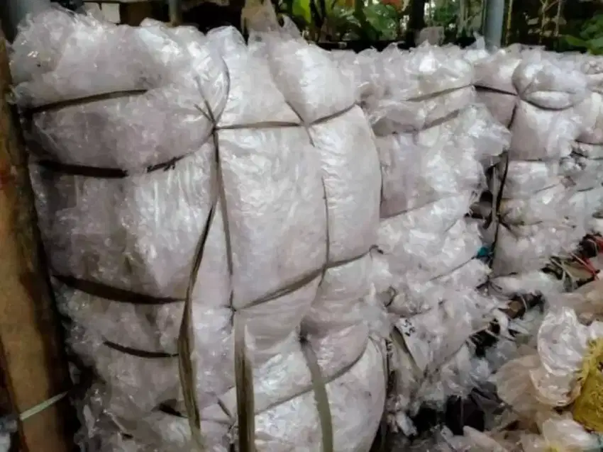 Cari sampah plastik bahan daur ulang