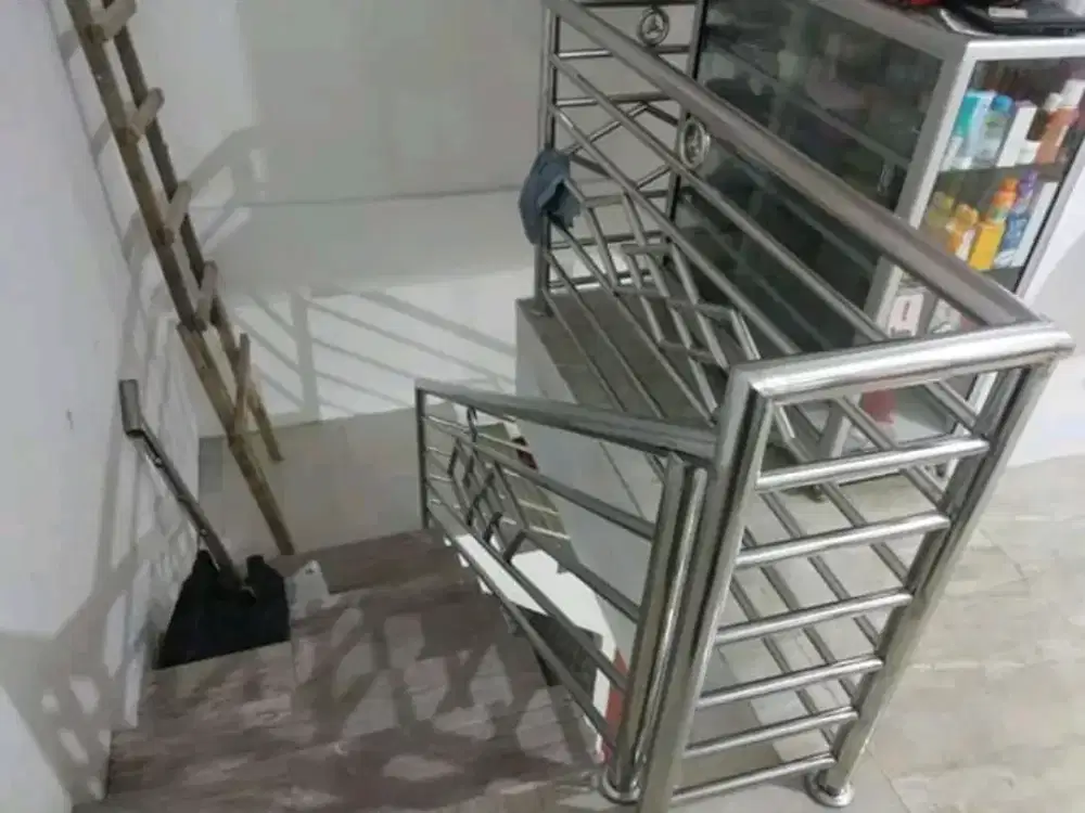 Reling tangga stealis