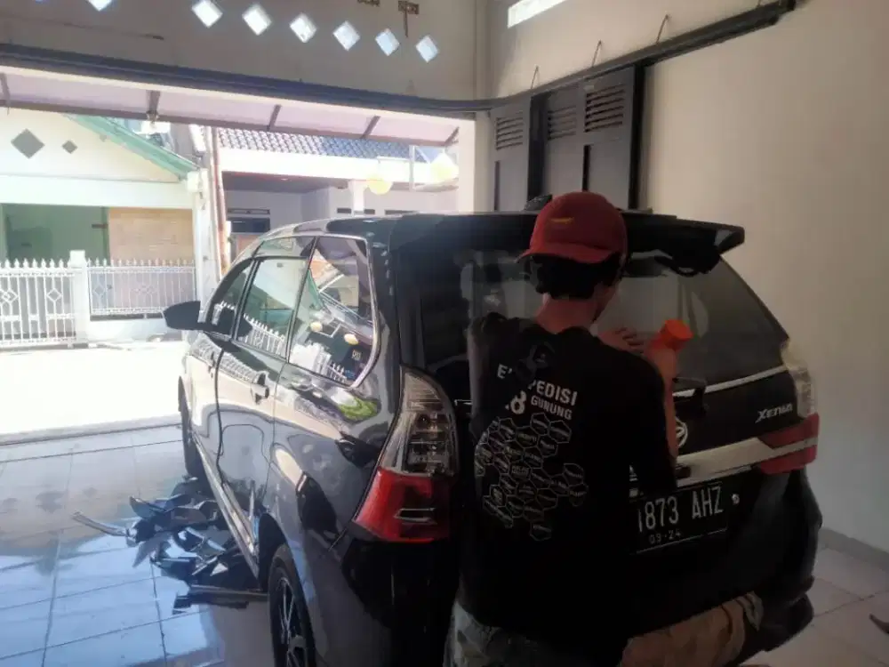 spesialis kaca film untuk mobil dan jendela rumah atau gedung