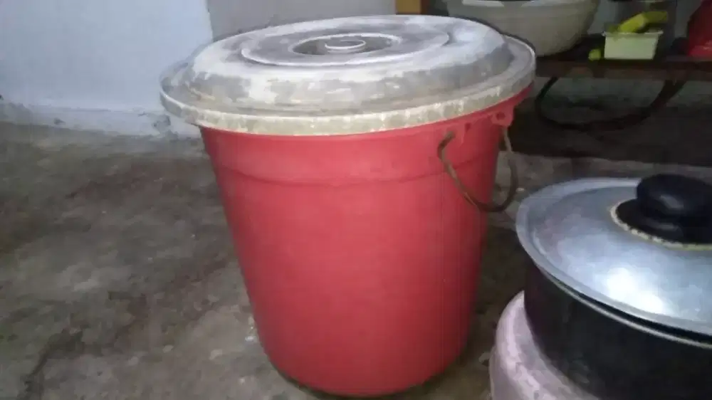 Ember lion star merah putih bekas