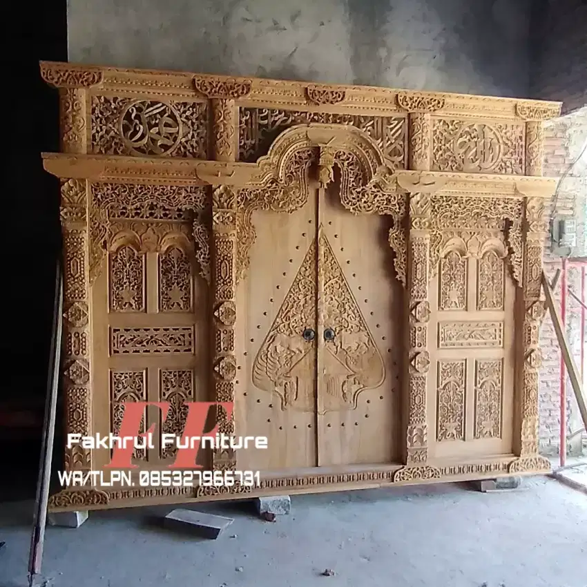Pintu gebyok ukir