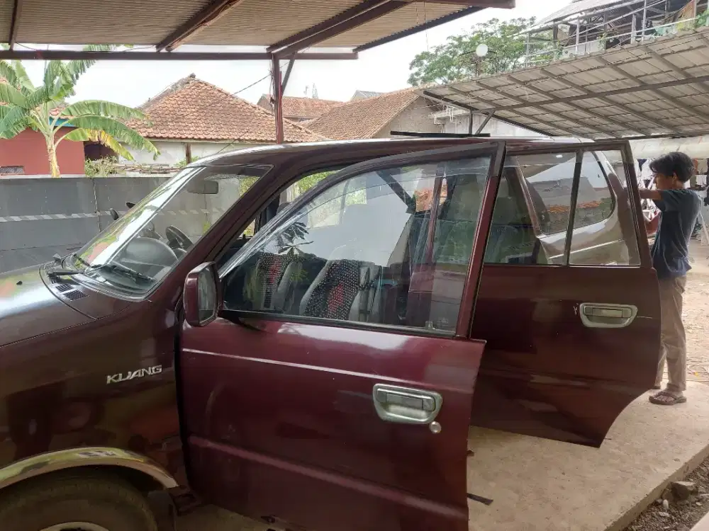 ganti atau pasang baru kaca film mobil