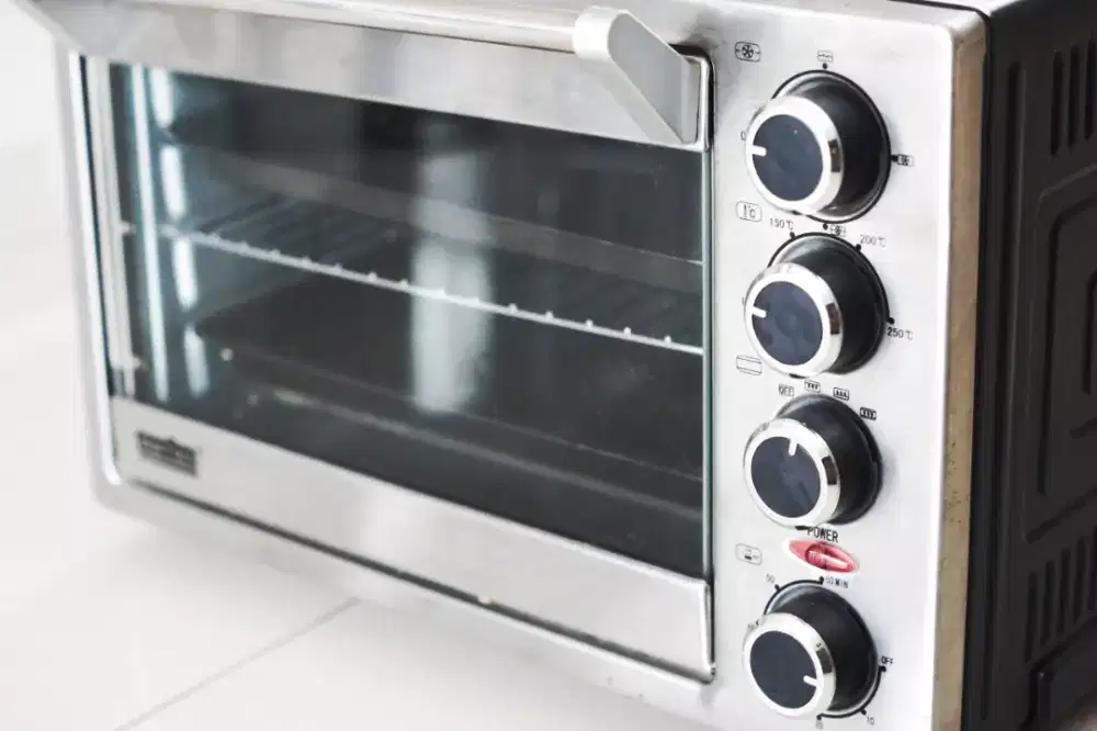 Oven Morries 25 L kondisi 99,99%