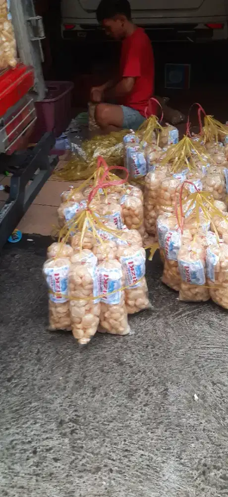 Krupuk kulit pack plastik 20cm x 56cm berat 250gram