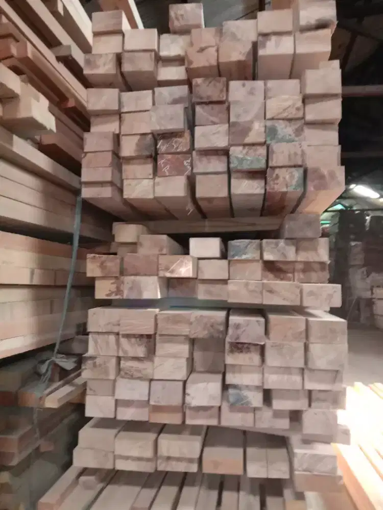 Kayu Kruwing Balok, Papan, Usuk dan Reng.