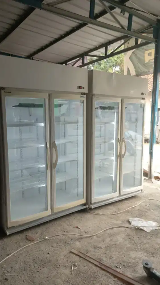 SHOWCASE 2 PINTU PANASONIC BEKAS