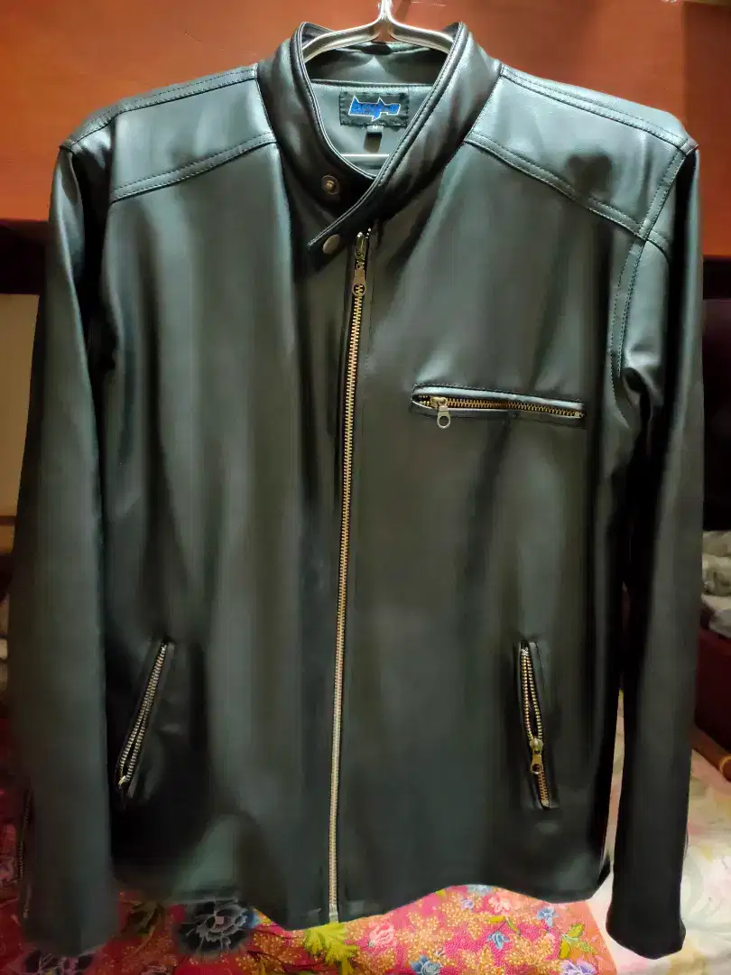 Jaket Kulit Hitam ukuran M