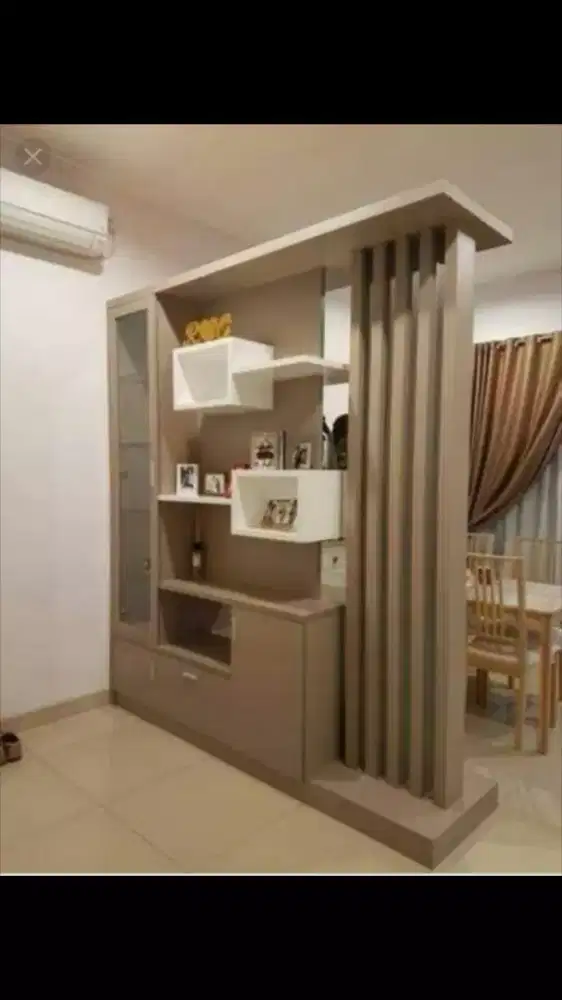 Partisi/penyekat ruangan HPL