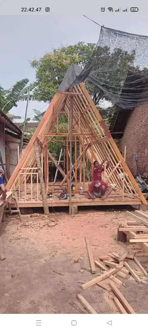 pengrajin rumah kayu lancip