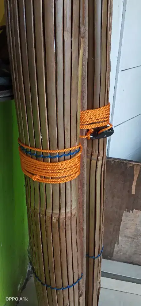 Wide atau krey bambu dari bagian hinis