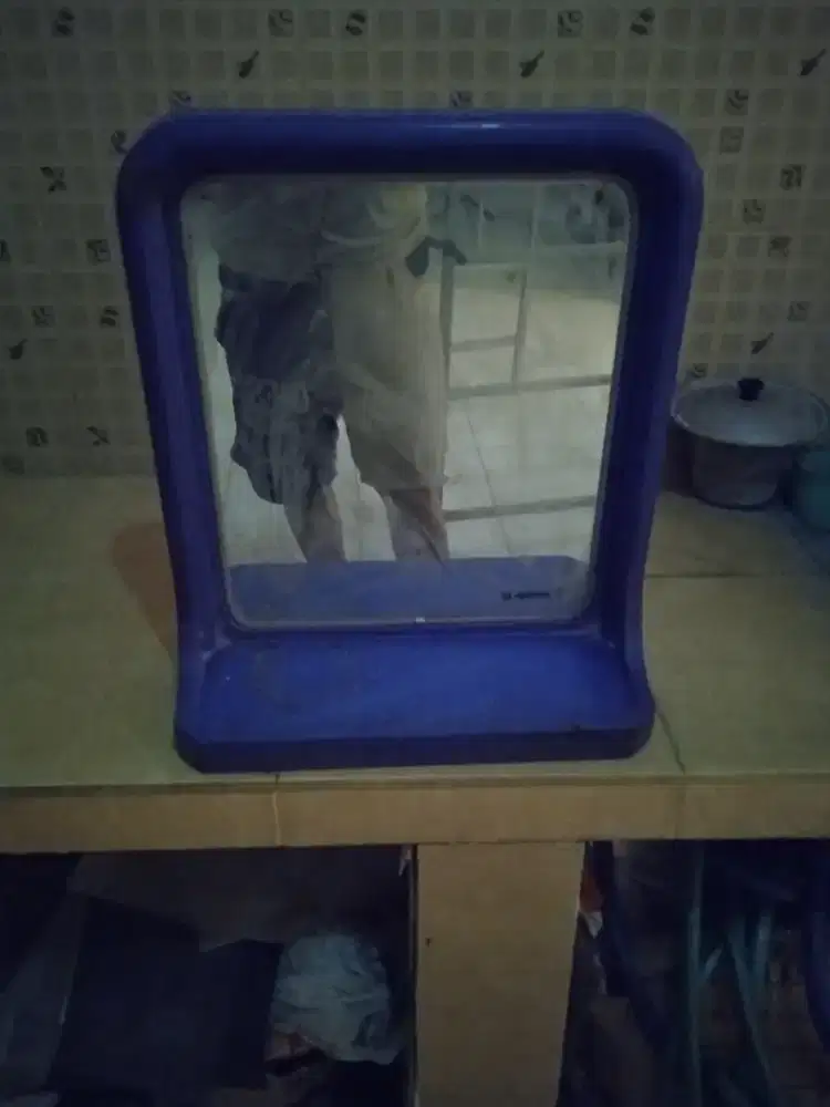 Cermin kotak merek maspion biru