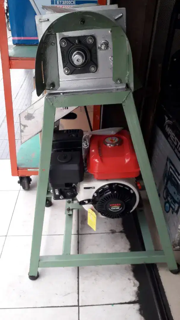 Mesin Parut Kelapa + Engine Bahan Bakar Bensin