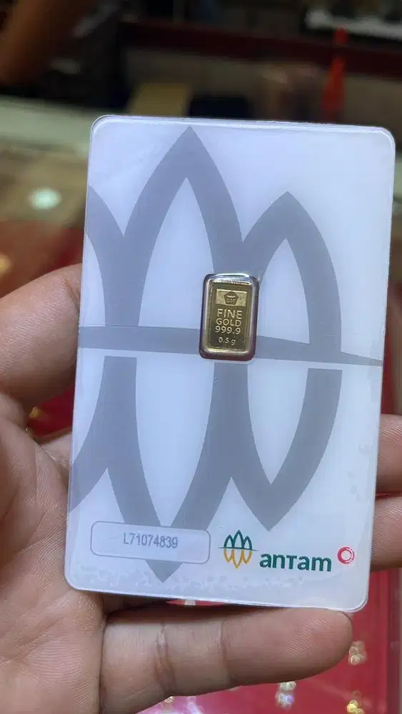 Terima beli perhiasan emas dan berlian anda