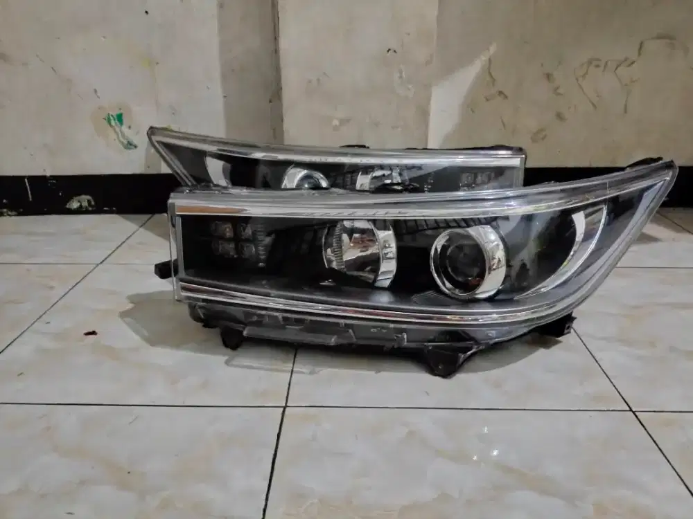 Headlamp Innova Reborn Venturer Original Spare Part 882427351