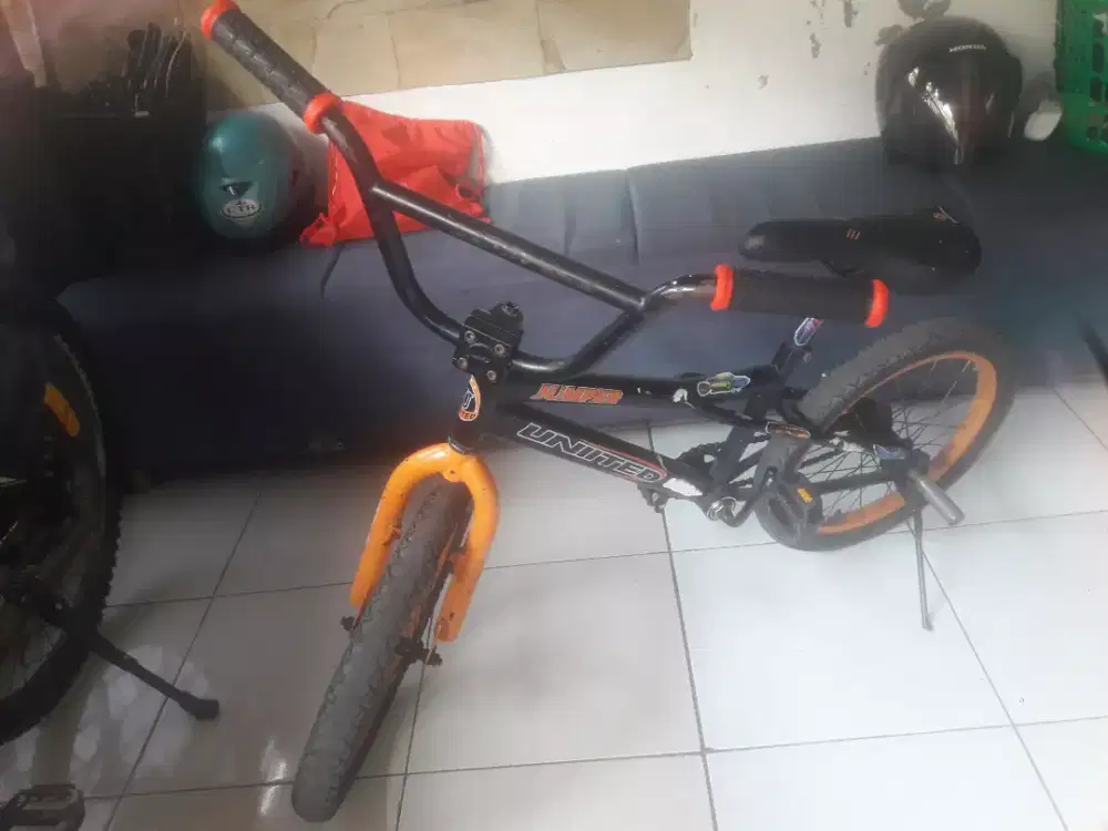 Sepeda BMX ukuran 16