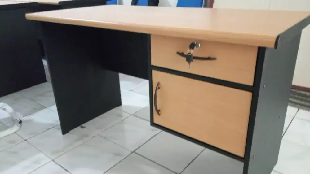 MEJA KERJA / KANTOR TEBAL 1,2 METER BARU COD FREE ONGKIR PASANG