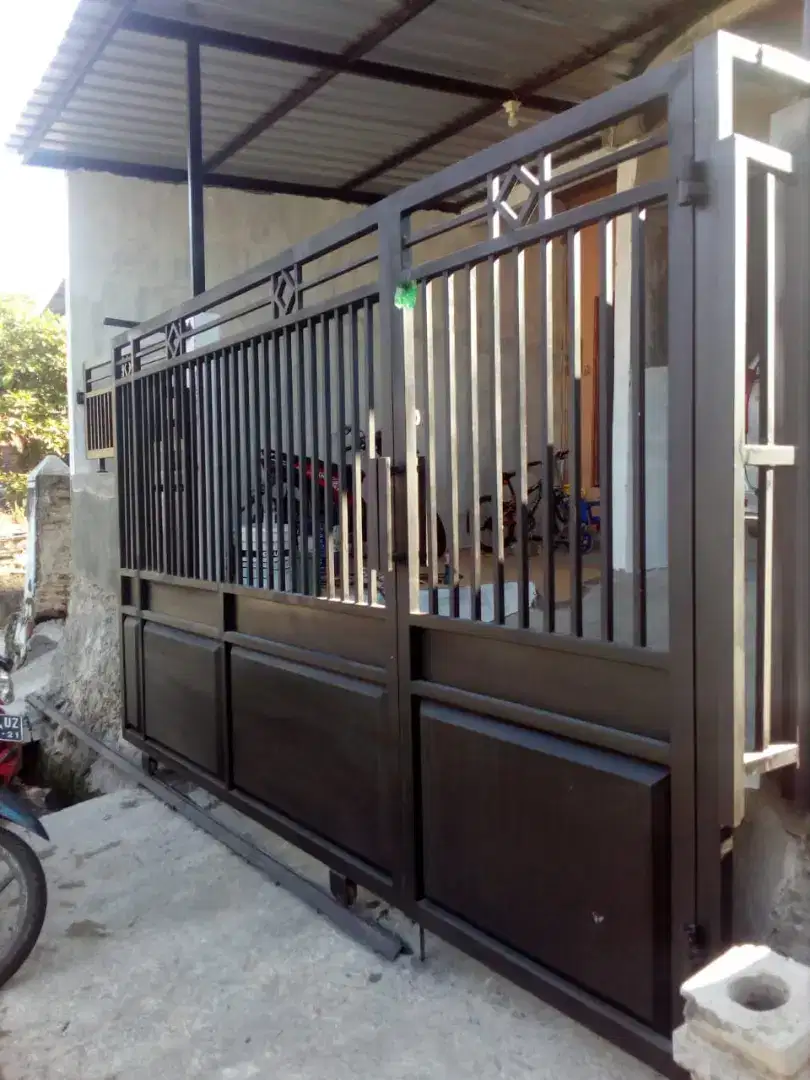 Pintu pagar rumah minimalis